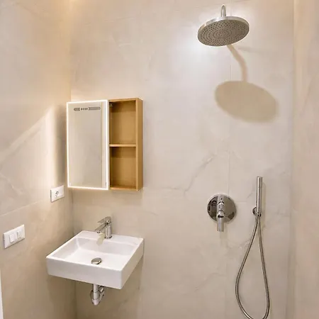 Apartament Cozy Near Center Wifi Ac Balcony